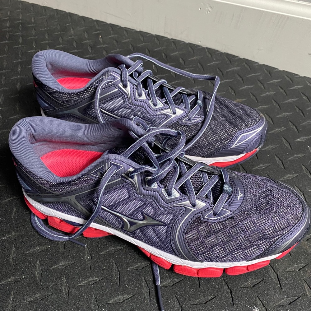 Mizuno Wavesky